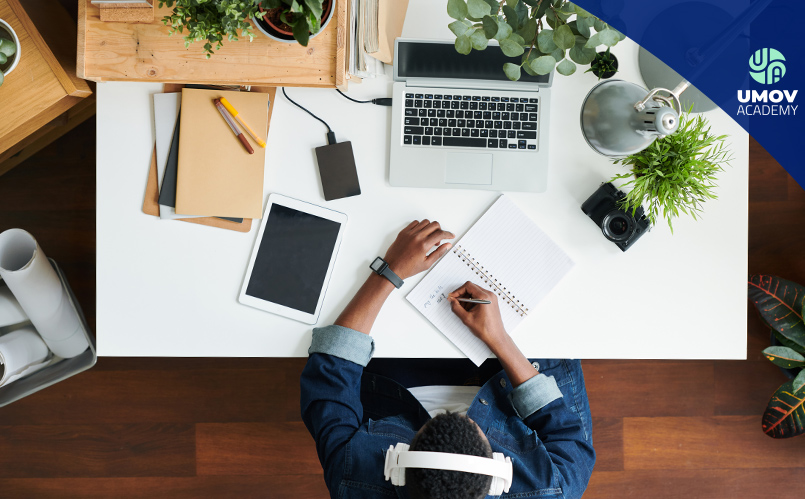 Gadgets esenciales para estudiar en línea