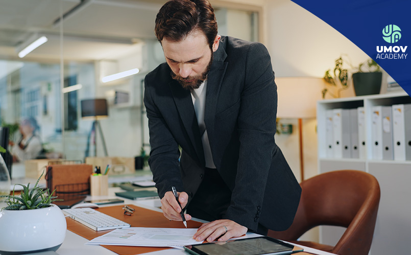 ¿Cómo conseguir una beca universitaria si trabajas?